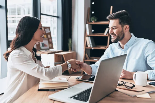 Welcome Our Team Young Modern Colleagues Smart Casual Wear Shaking — Stock Photo, Image