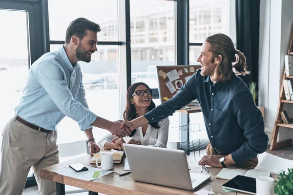 Welcome Our Team Young Modern Colleagues Smart Casual Wear Shaking — Stock Photo, Image