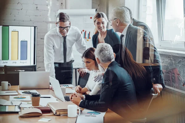 Successful Business Team Analyzing Sales While Having Staff Meeting Board — Stock Photo, Image