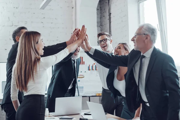 Cheerful Business Team Giving Each Other High Five Success While — Stock Photo, Image