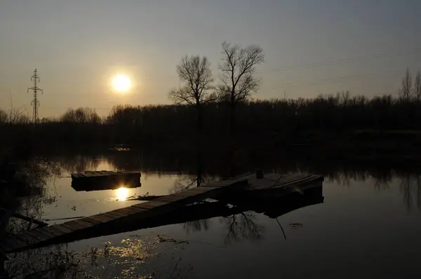 Gölde yaz günbatımı