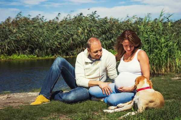 Lycklig familj — Stockfoto