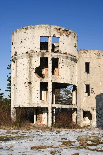 Trebeviç Dağı 'ndaki Saraybosna' daki Eski Uzay Gözlemevi