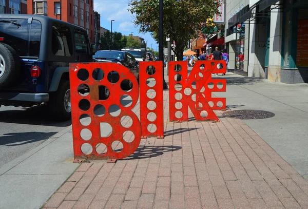 Red Bike Metal Sculpture City — Stock Photo, Image