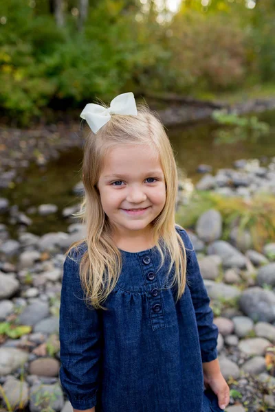 Genç kız yaşam tarzı portre Oregon — Stok fotoğraf