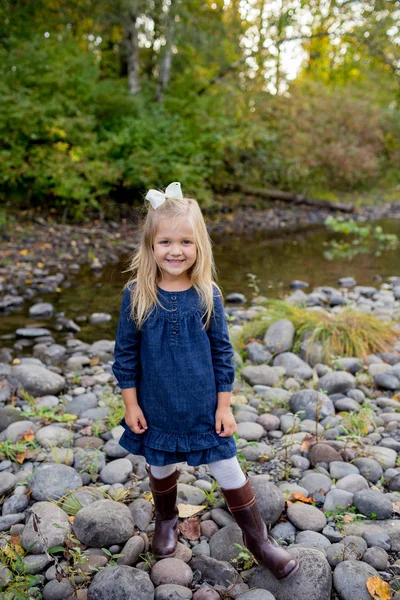 Портрет молодой девушки в Орегоне — стоковое фото