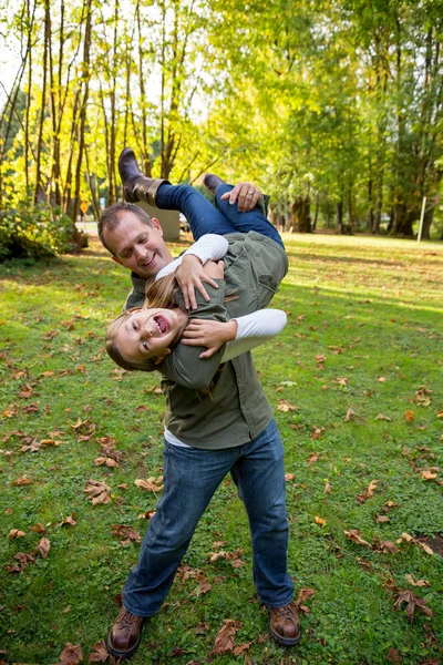 Candid Park diversión con los niños — Foto de Stock