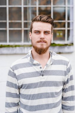 Hippi erkek moda portre açık havada