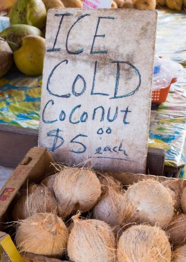 Buz soğuk hindistancevizi Farmer's Market Hawaii