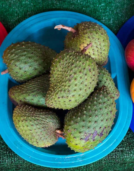 Tropisk frukt på Hawaii Farmers Market — Stockfoto