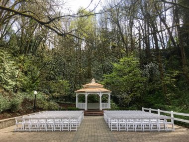 Orman Pergola ile Düğün tören alanında