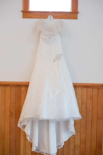 Vestido de novia blanco personalizado — Foto de Stock