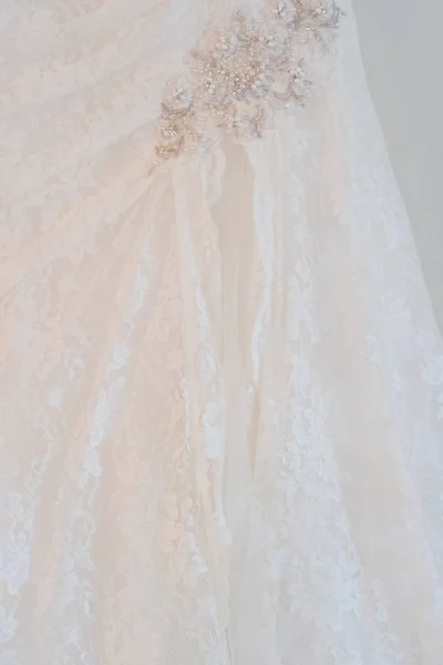 White Custom Wedding Dress — 图库照片