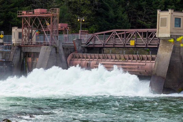 Leaburg Dam Hydroelectric Power — Stock Photo, Image