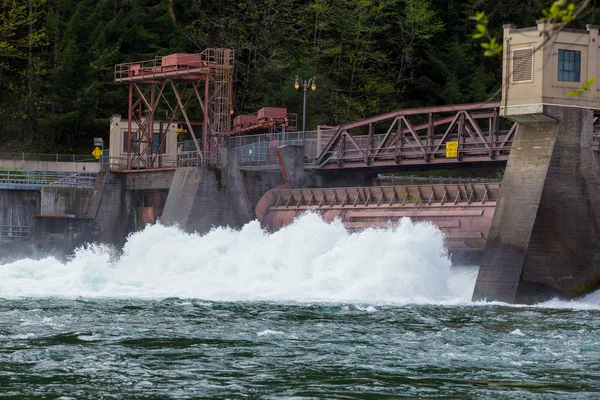 Leaburg Dam Hydroelectric Power — Stock Photo, Image