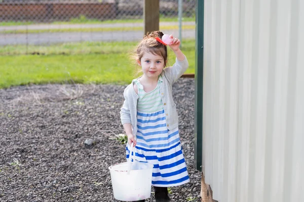 Easter Egg Hunt Outdoors in Oregon — Stock Photo, Image