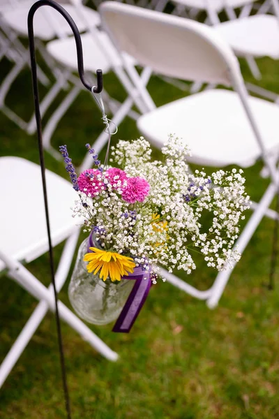 Bruiloft locatie stoelen en ceremonie stoelen — Stockfoto