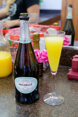 Michelle Prosecco Mimoza
