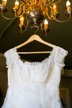 Asılı vintage gelinlik