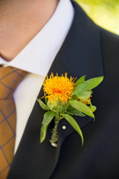 Vestido formal de novio en el día de la boda — Foto de Stock