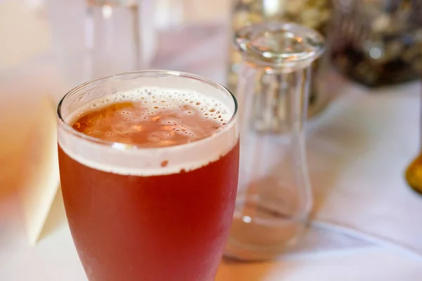 Cerveza artesanal IPA en la recepción de la boda —  Fotos de Stock