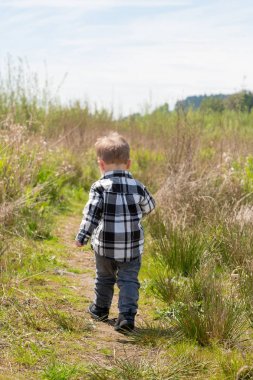 Yaşam tarzı portre genç çocuk açık havada