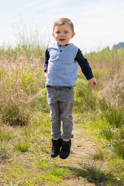 Lifestyle Portrait Young Boy Outdoors — Stock Photo, Image