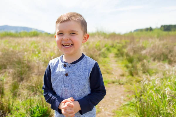 Lifestyle Portrait Young Boy Outdoors — Stock Photo, Image