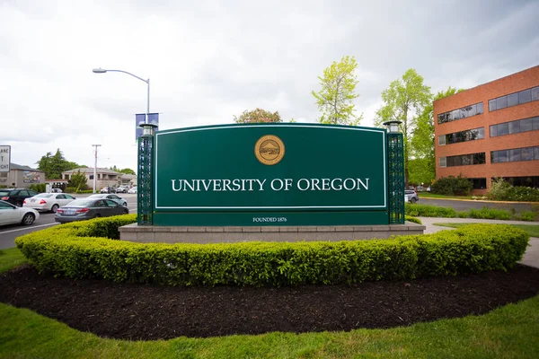 Знак кампуса Орегонского университета — стоковое фото
