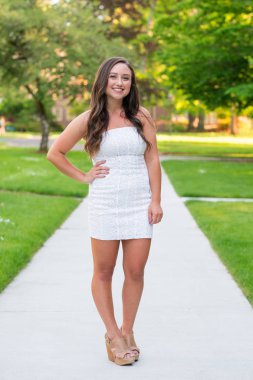 Üniversite Mezuniyet fotoğraf Üniversitesi kampüsünde