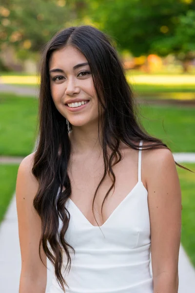 College Graduation Photo on University Campus — Stock Photo, Image