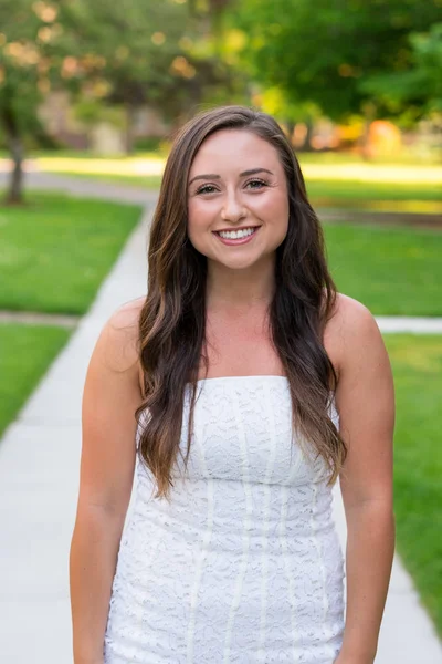 College Graduation Photo on University Campus — Stock Photo, Image