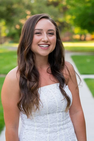 College Graduation Photo on University Campus — Stock Photo, Image