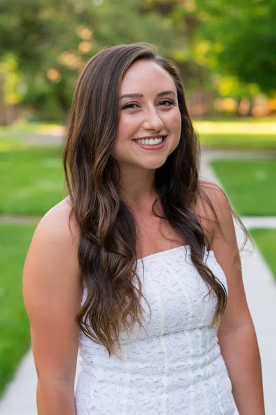 College Graduation Photo on University Campus — Stock Photo, Image