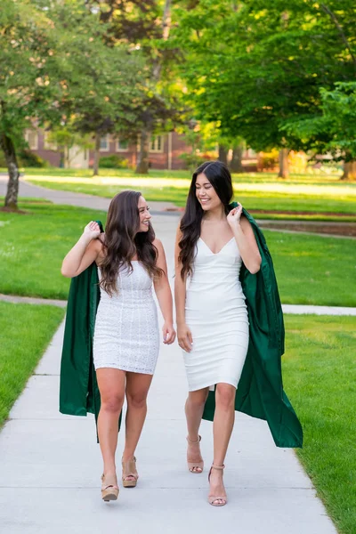 College Graduation Photo on University Campus — Stock Photo, Image