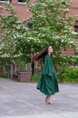 Üniversite Mezuniyet fotoğraf Üniversitesi kampüsünde