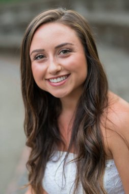 Üniversite Mezuniyet fotoğraf Üniversitesi kampüsünde