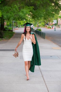 Üniversite Mezuniyet fotoğraf Üniversitesi kampüsünde