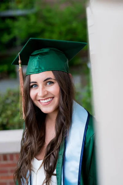 College Grad on Campus in Oregon — Stock Photo, Image