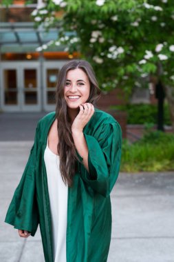 Üniversite mezunu Oregon kampüste