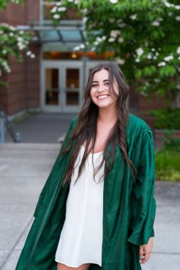 Üniversite mezunu Oregon kampüste