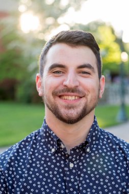 Üniversite mezunu Oregon kampüste