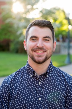 Üniversite mezunu Oregon kampüste