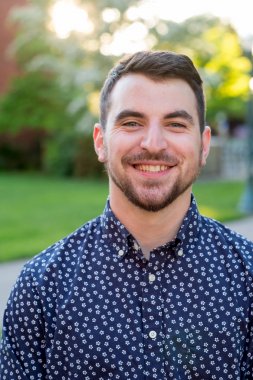 Üniversite mezunu Oregon kampüste