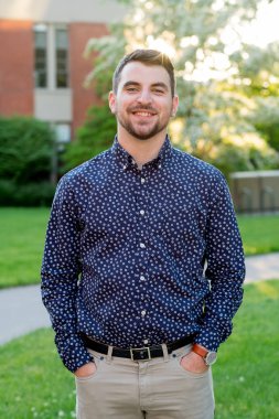 Üniversite mezunu Oregon kampüste