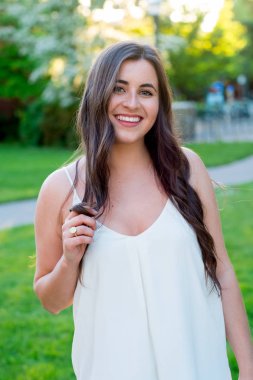 Üniversite mezunu Oregon kampüste