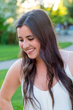 Üniversite mezunu Oregon kampüste