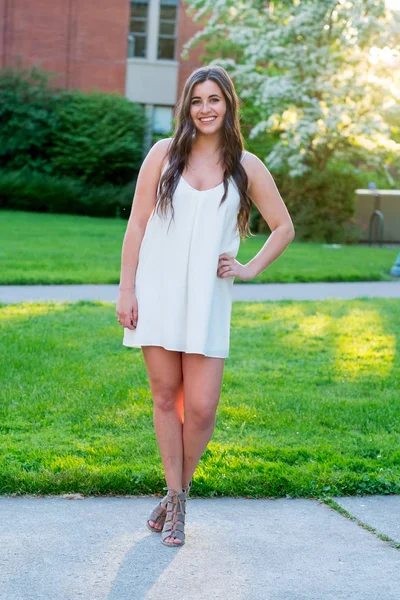 Üniversite mezunu Oregon kampüste