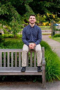 Üniversite mezunu Oregon kampüste