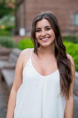 Üniversite mezunu Oregon kampüste